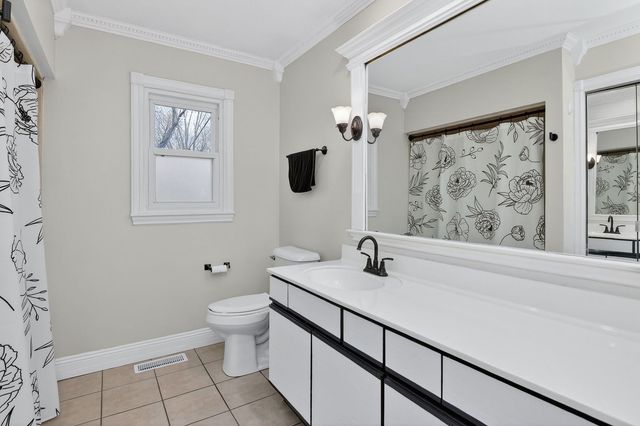 4N170 Wiant Road, West Chicago, IL 60185