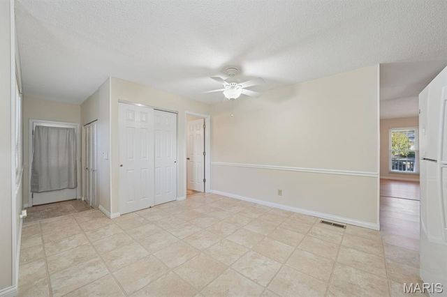 5523 Fireleaf Drive, St Louis, MO 63129