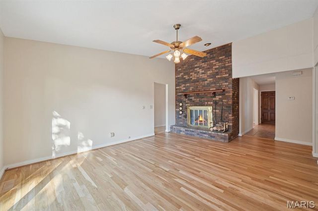 5523 Fireleaf Drive, St Louis, MO 63129