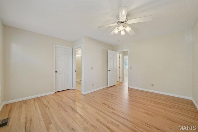 5523 Fireleaf Drive, St Louis, MO 63129