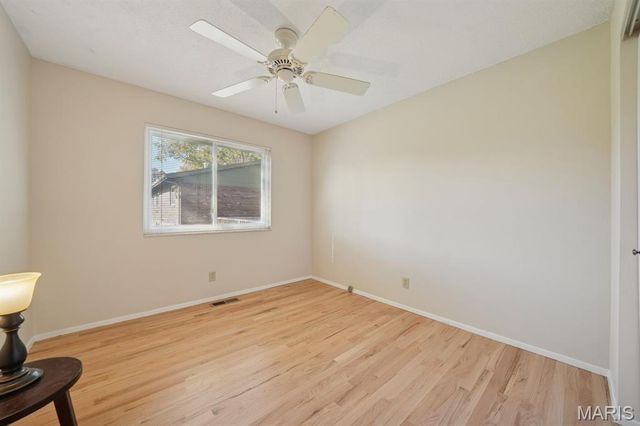 5523 Fireleaf Drive, St Louis, MO 63129