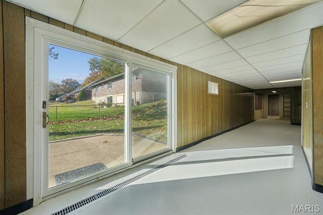 5523 Fireleaf Drive, St Louis, MO 63129