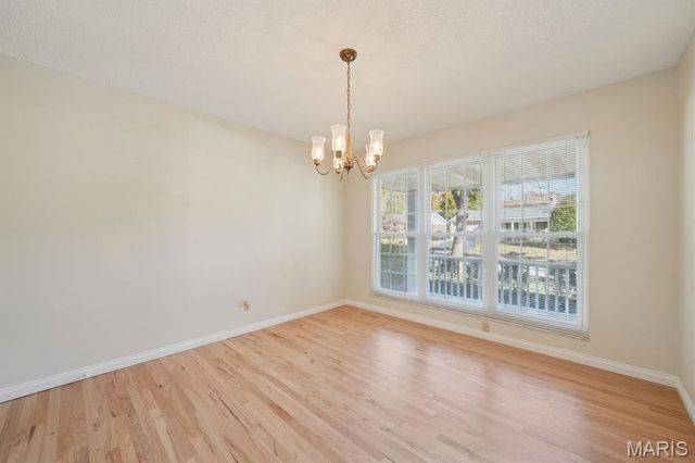 5523 Fireleaf Drive, St Louis, MO 63129