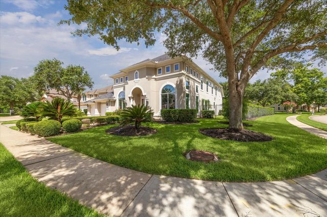 5215 Eagle Pointe Court, Sugar Land, TX 77479