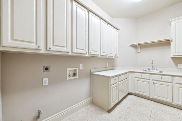 5215 Eagle Pointe Court, Sugar Land, TX 77479