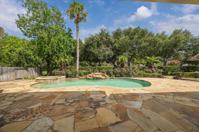 5215 Eagle Pointe Court, Sugar Land, TX 77479