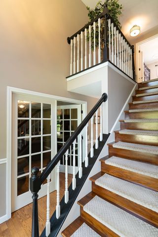 55 S Shore Dr, Sturbridge, MA 01566