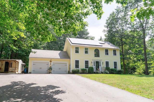 55 S Shore Dr, Sturbridge, MA 01566