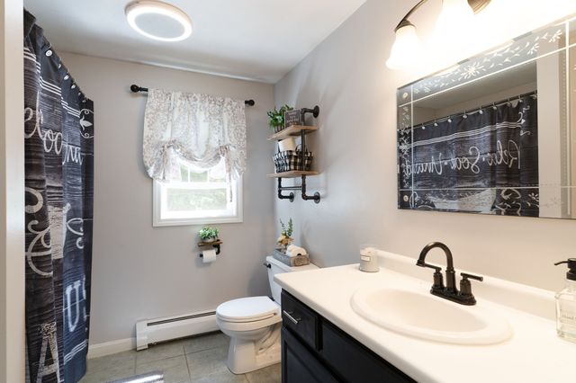 55 S Shore Dr, Sturbridge, MA 01566