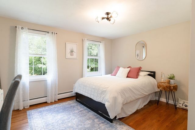 55 S Shore Dr, Sturbridge, MA 01566