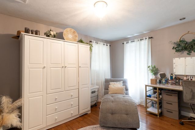 55 S Shore Dr, Sturbridge, MA 01566