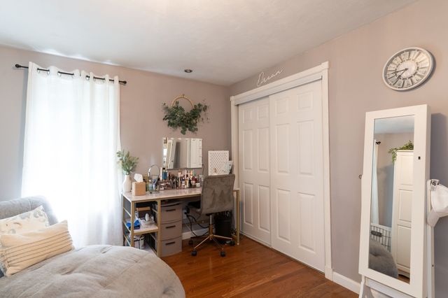 55 S Shore Dr, Sturbridge, MA 01566