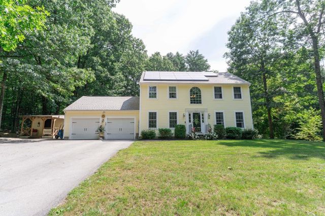 55 S Shore Dr, Sturbridge, MA 01566