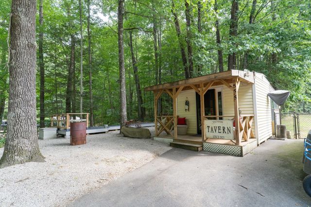 55 S Shore Dr, Sturbridge, MA 01566