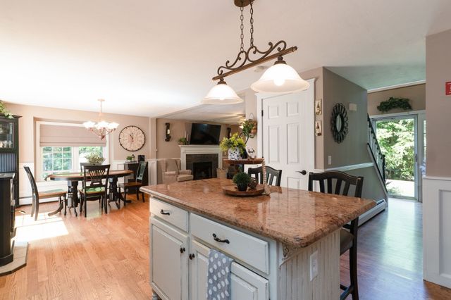 55 S Shore Dr, Sturbridge, MA 01566
