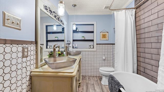 760 Roosevelt, New Braunfels, TX 78130