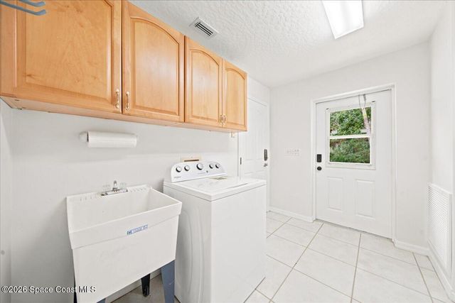 6204 Leeward Lane, Melbourne Beach, FL 32951