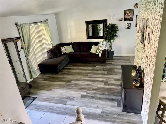 7054 Berry Blossom Drive, Canfield, OH 44406