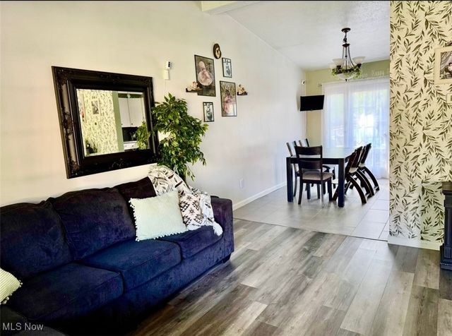 7054 Berry Blossom Drive, Canfield, OH 44406