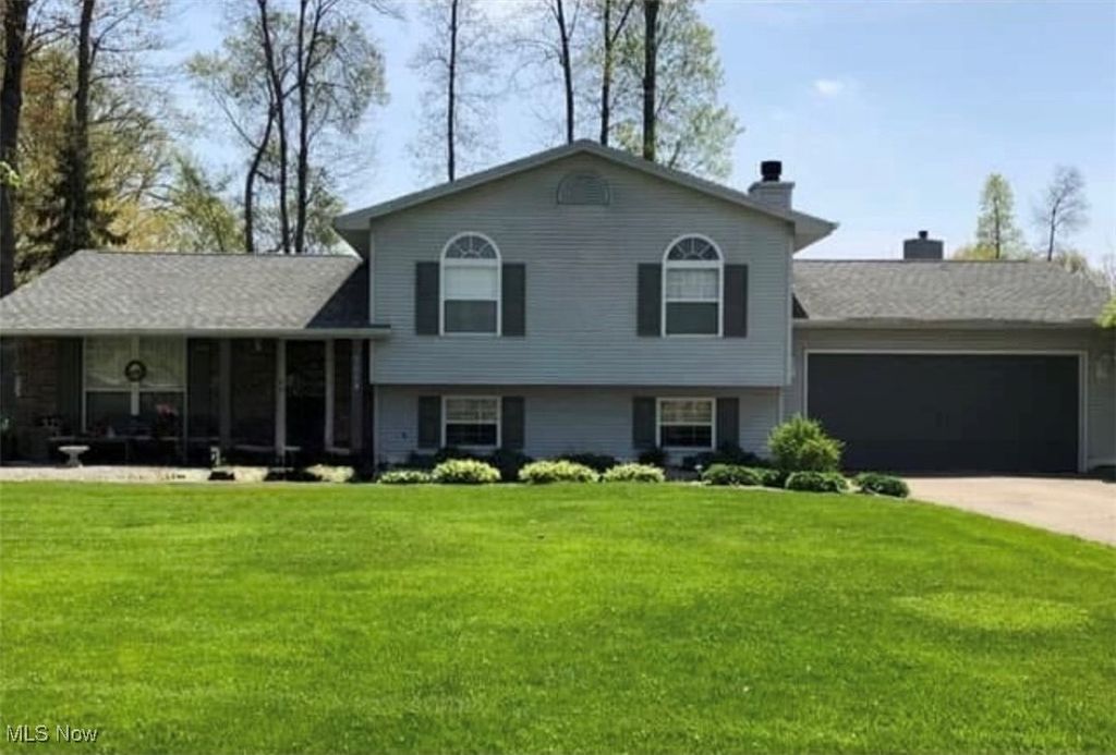 7054 Berry Blossom Drive, Canfield, OH 44406