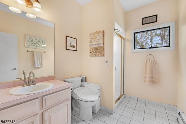 4 Chadwick Ct, Denville Twp., NJ 07834