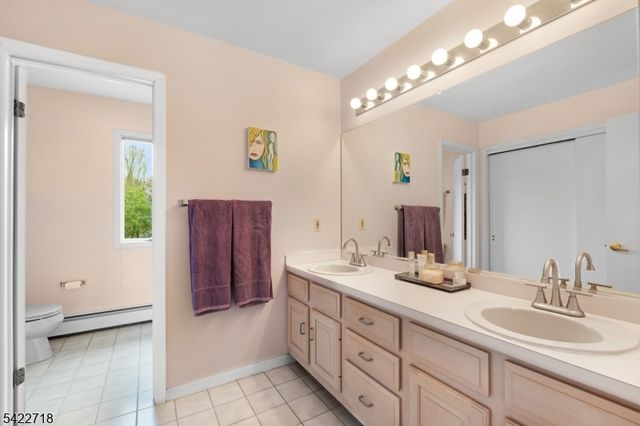4 Chadwick Ct, Denville Twp., NJ 07834