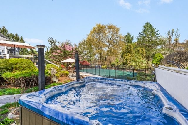 4 Chadwick Ct, Denville Twp., NJ 07834