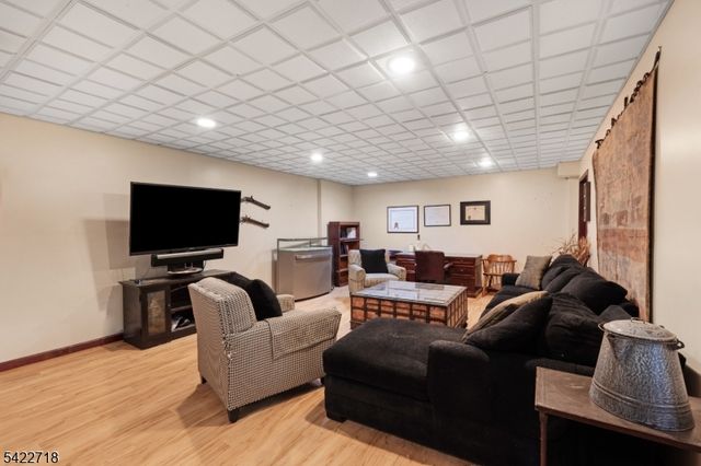 4 Chadwick Ct, Denville Twp., NJ 07834