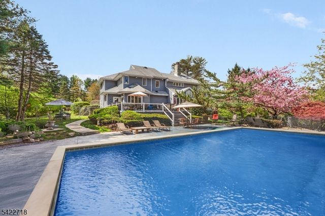 4 Chadwick Ct, Denville Twp., NJ 07834