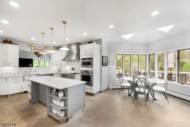 4 Chadwick Ct, Denville Twp., NJ 07834