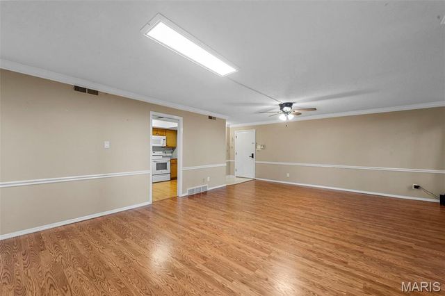 916 Claytonbrook Drive 1, Ballwin, MO 63011