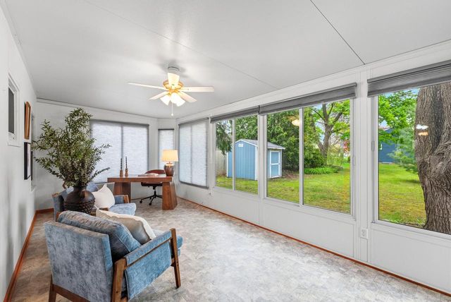 811 Hine AVENUE, Waukesha, WI 53188