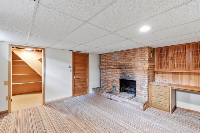 811 Hine AVENUE, Waukesha, WI 53188
