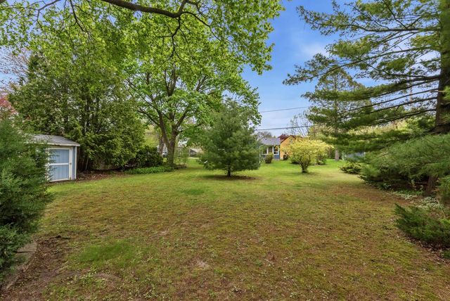 811 Hine AVENUE, Waukesha, WI 53188