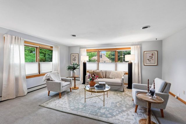 811 Hine AVENUE, Waukesha, WI 53188