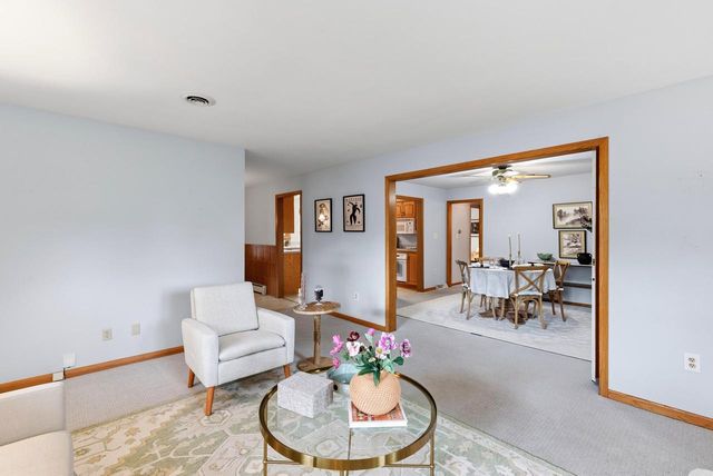 811 Hine AVENUE, Waukesha, WI 53188