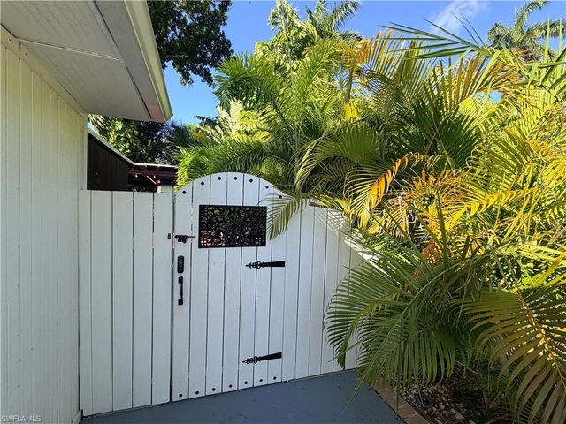 2702 McGregor BLVD, Fort Myers, FL 33901
