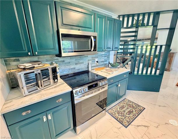 2702 McGregor BLVD, Fort Myers, FL 33901