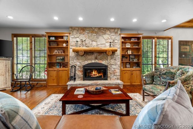 8925 Lake View, Kingston, OK 73439