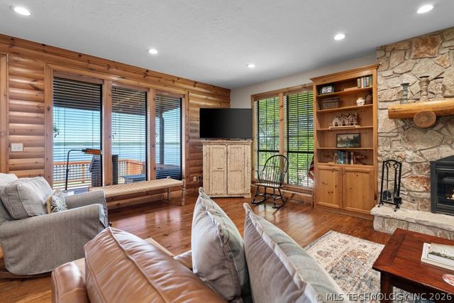 8925 Lake View, Kingston, OK 73439