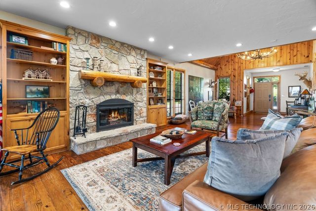 8925 Lake View, Kingston, OK 73439