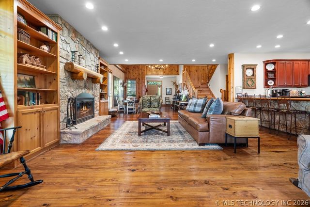 8925 Lake View, Kingston, OK 73439
