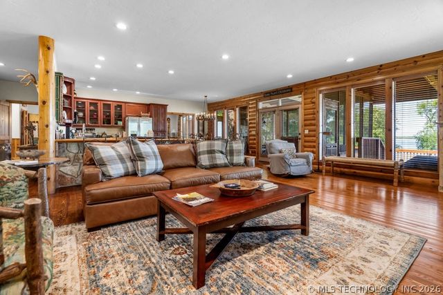 8925 Lake View, Kingston, OK 73439