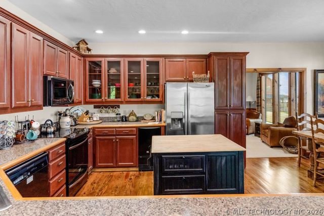 8925 Lake View, Kingston, OK 73439