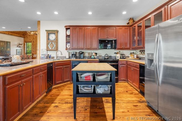 8925 Lake View, Kingston, OK 73439