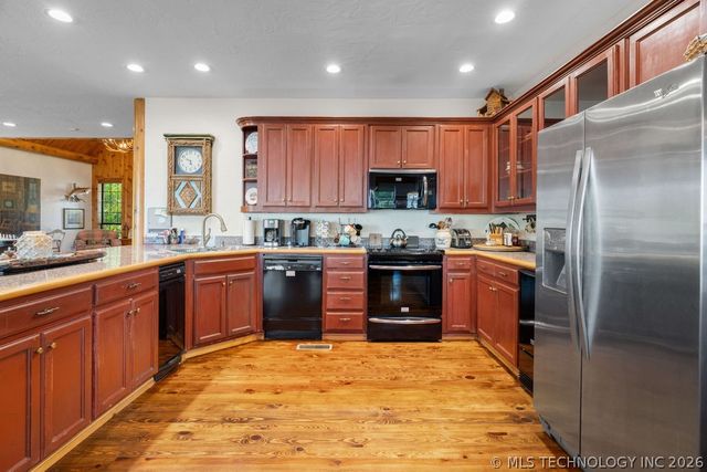 8925 Lake View, Kingston, OK 73439
