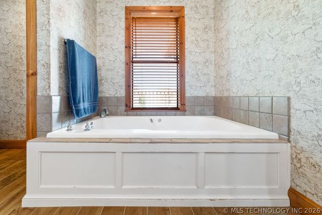 8925 Lake View, Kingston, OK 73439