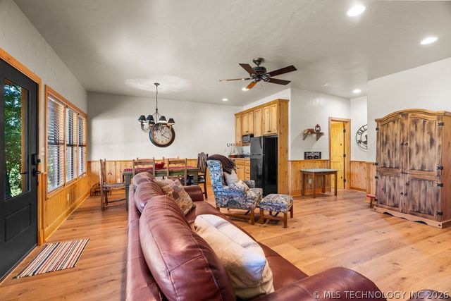 8925 Lake View, Kingston, OK 73439