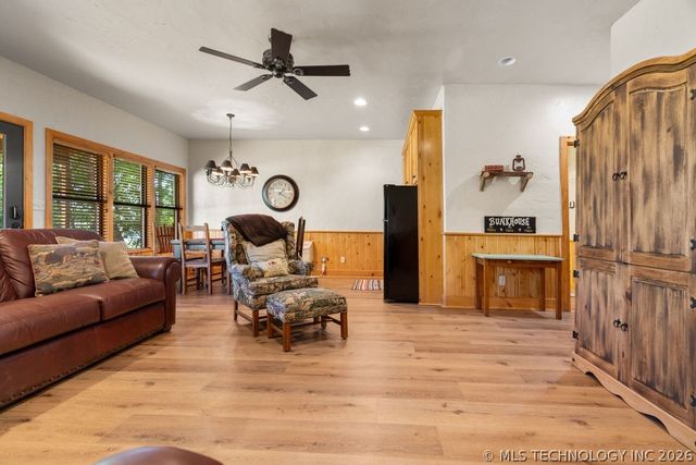 8925 Lake View, Kingston, OK 73439