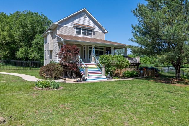 463 40TH Street, East Moline, IL 61244